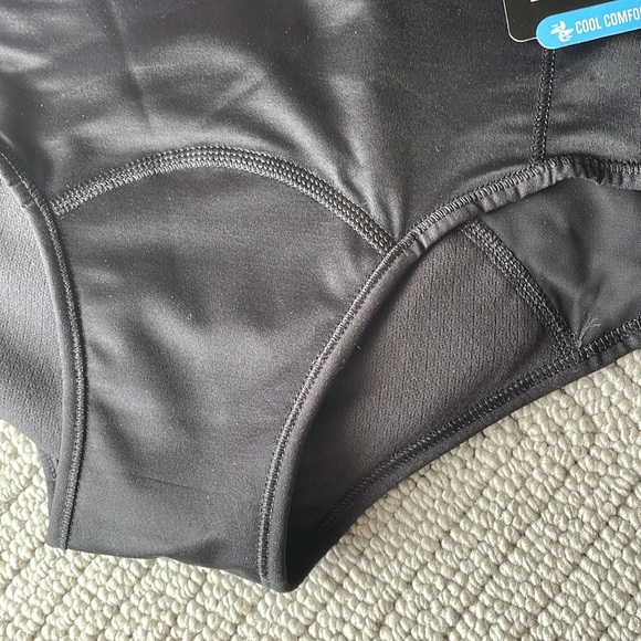 Bali Black High-Waist Briefs - Picture 4 of 4